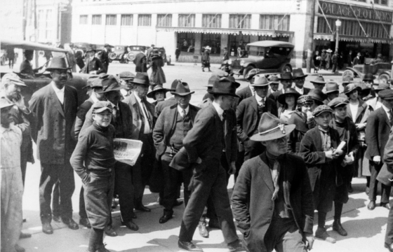 Crowd at the War Bond Rally at 4th and Main
