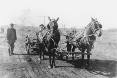 Horse-drawn road grader, 1914